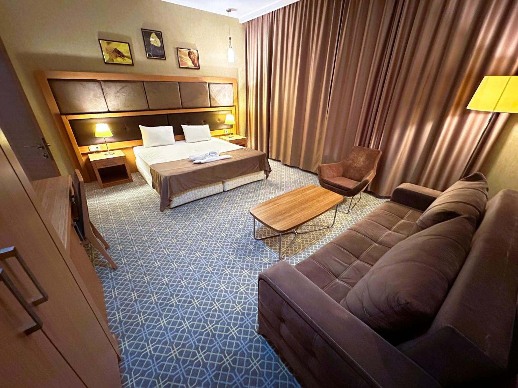 Gm City Hotel Bakoe Buitenkant foto
