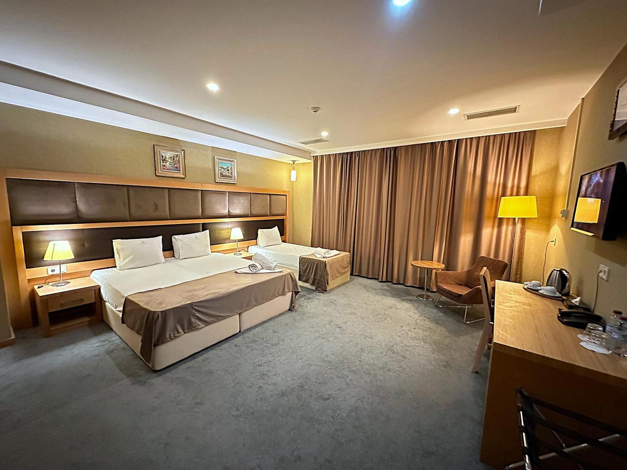 Gm City Hotel Bakoe Buitenkant foto
