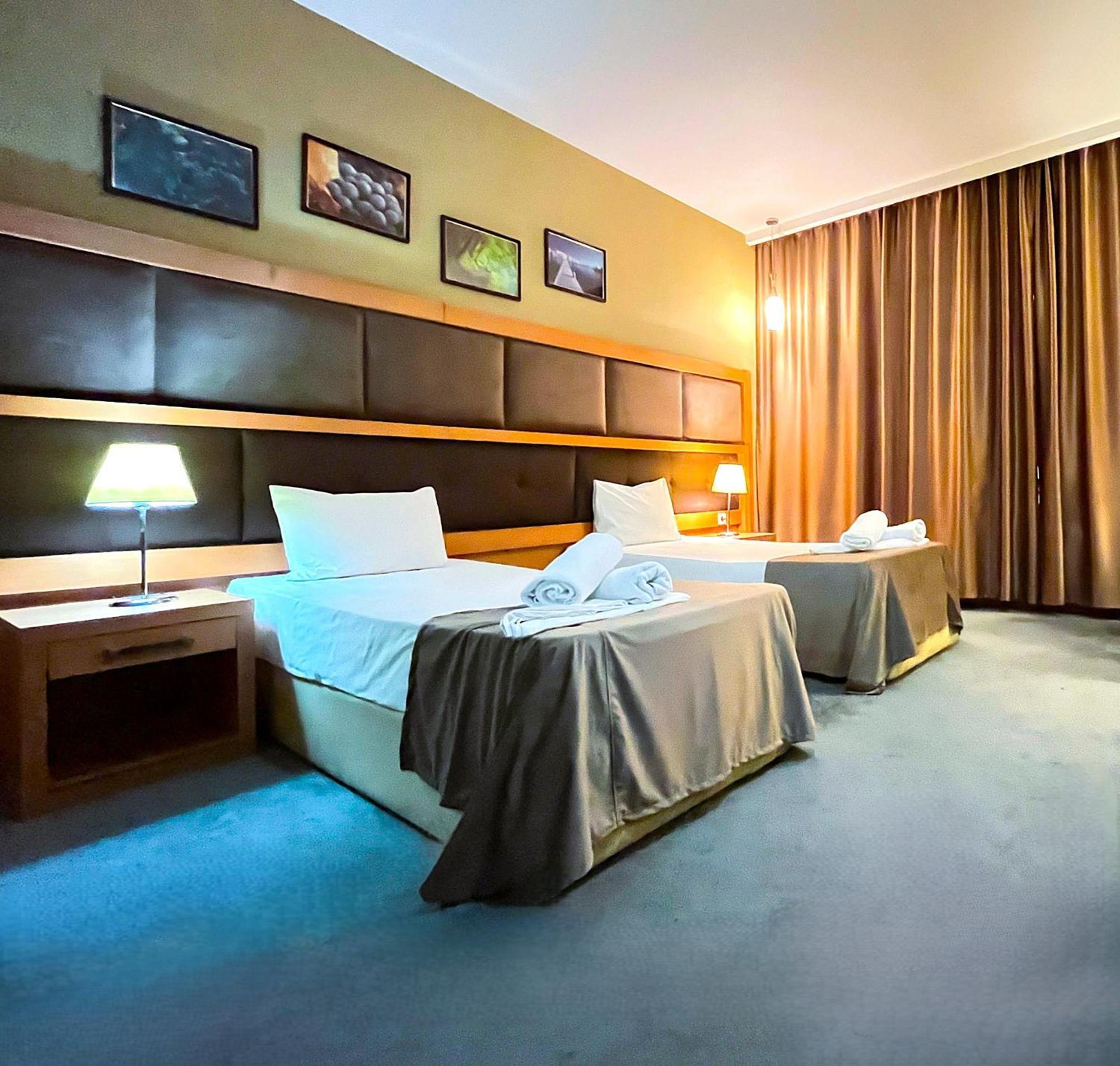 Gm City Hotel Bakoe Buitenkant foto