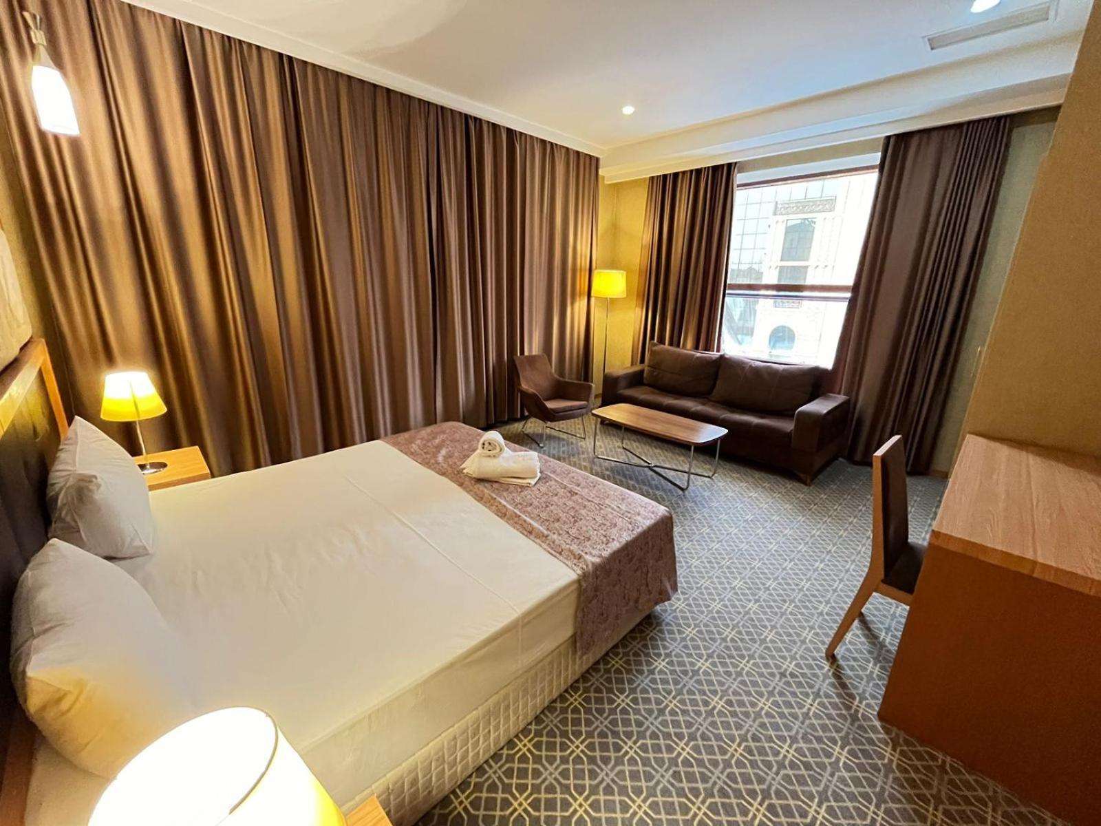 Gm City Hotel Bakoe Kamer foto