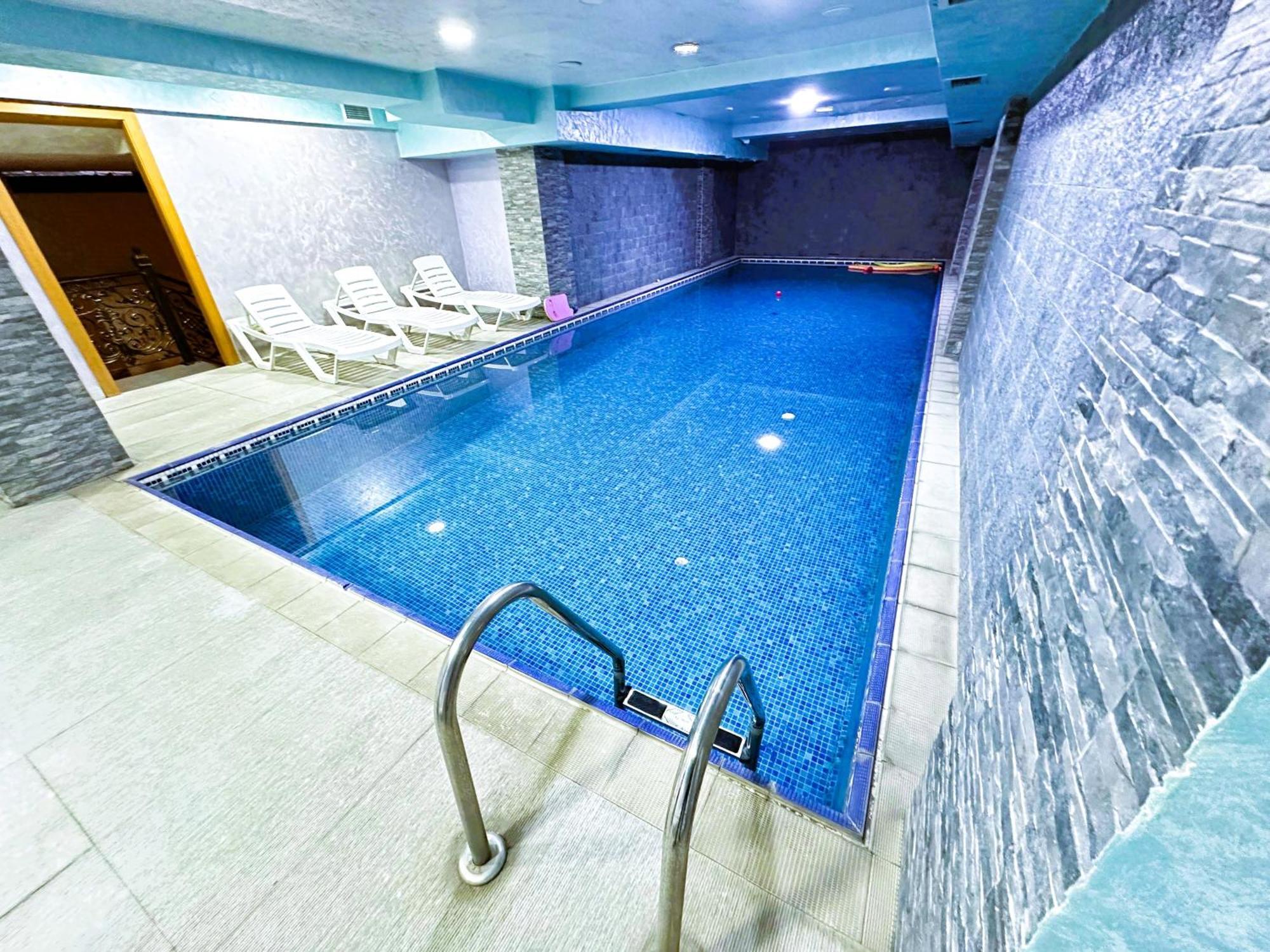 Gm City Hotel Bakoe Buitenkant foto