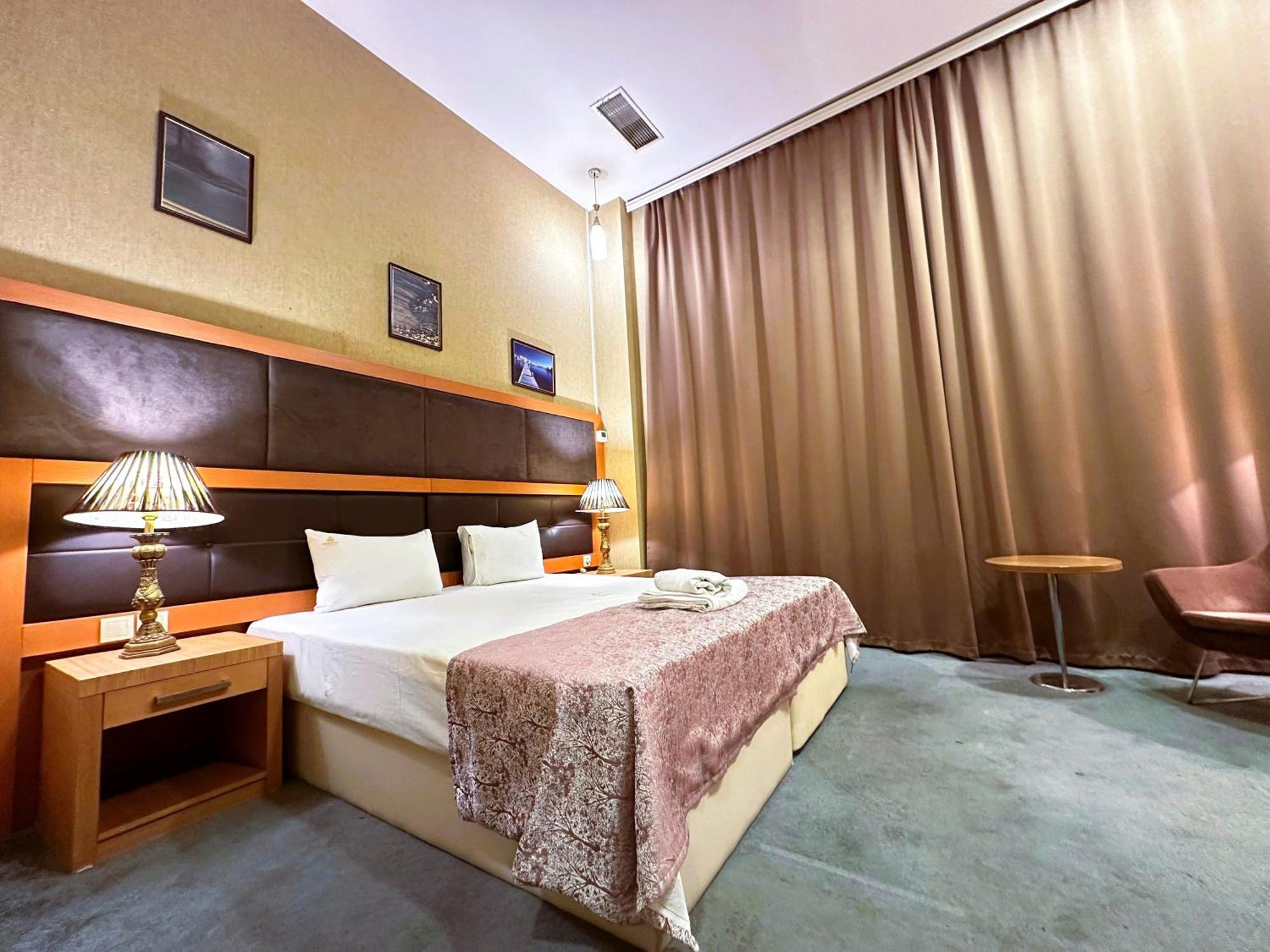 Gm City Hotel Bakoe Kamer foto