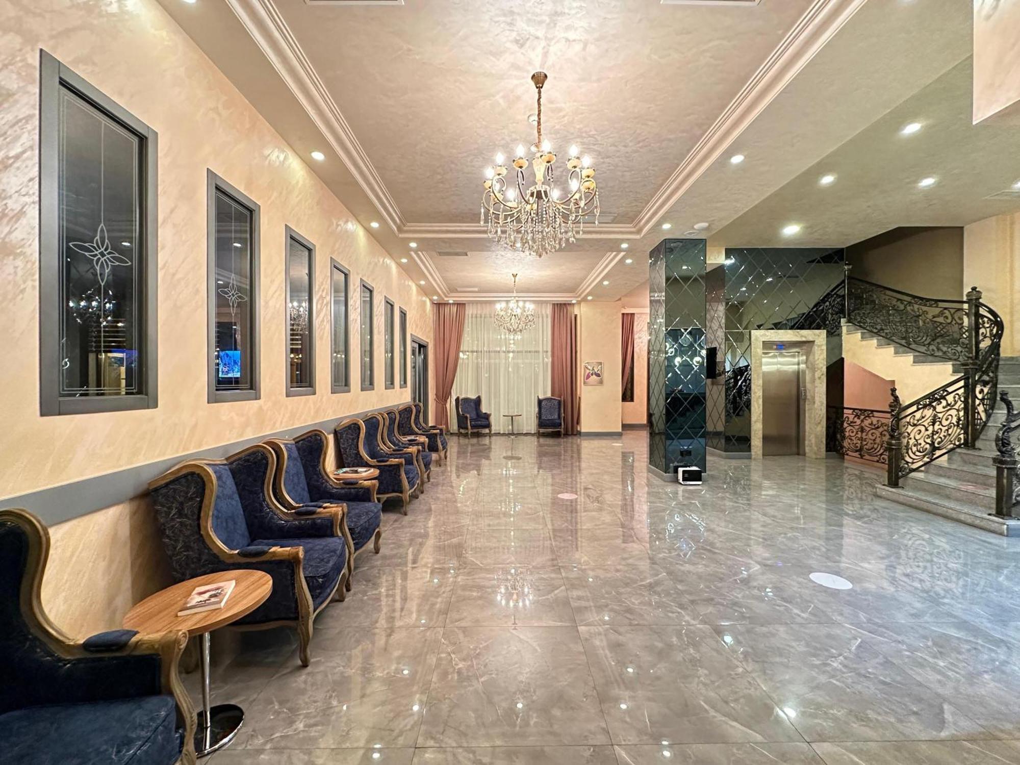 Gm City Hotel Bakoe Buitenkant foto