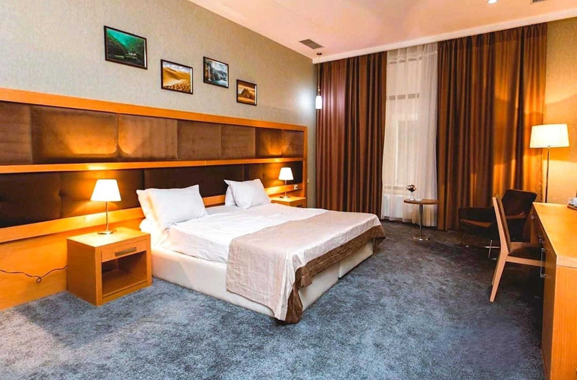 Gm City Hotel Bakoe Buitenkant foto