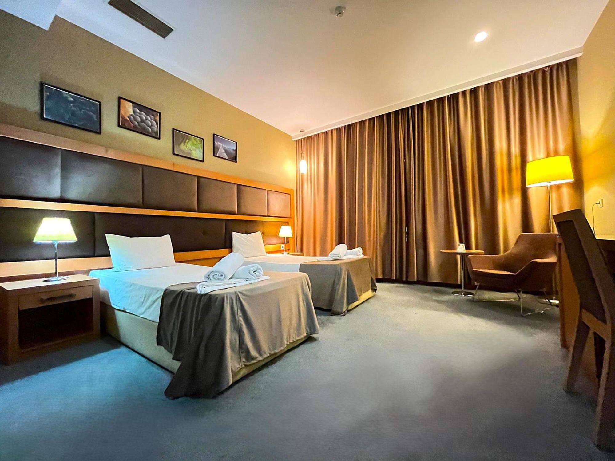 Gm City Hotel Bakoe Kamer foto
